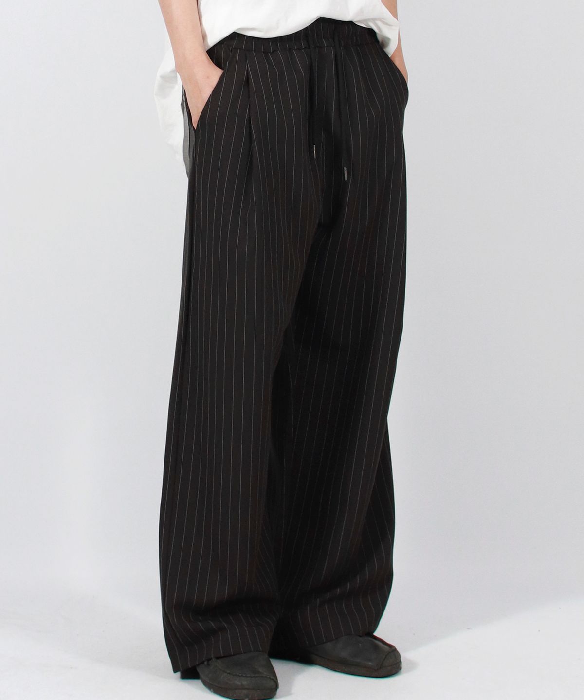 드마크(DEMARC) M SOLID STRIPE WIDE PANTS BLACK