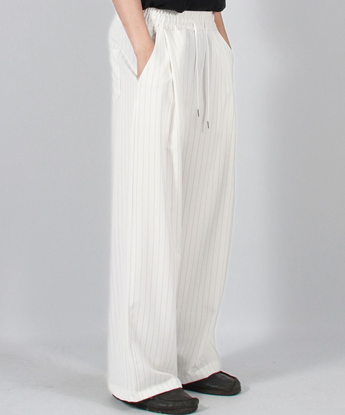 드마크(DEMARC) M SOLID STRIPE WIDE PANTS WHITE