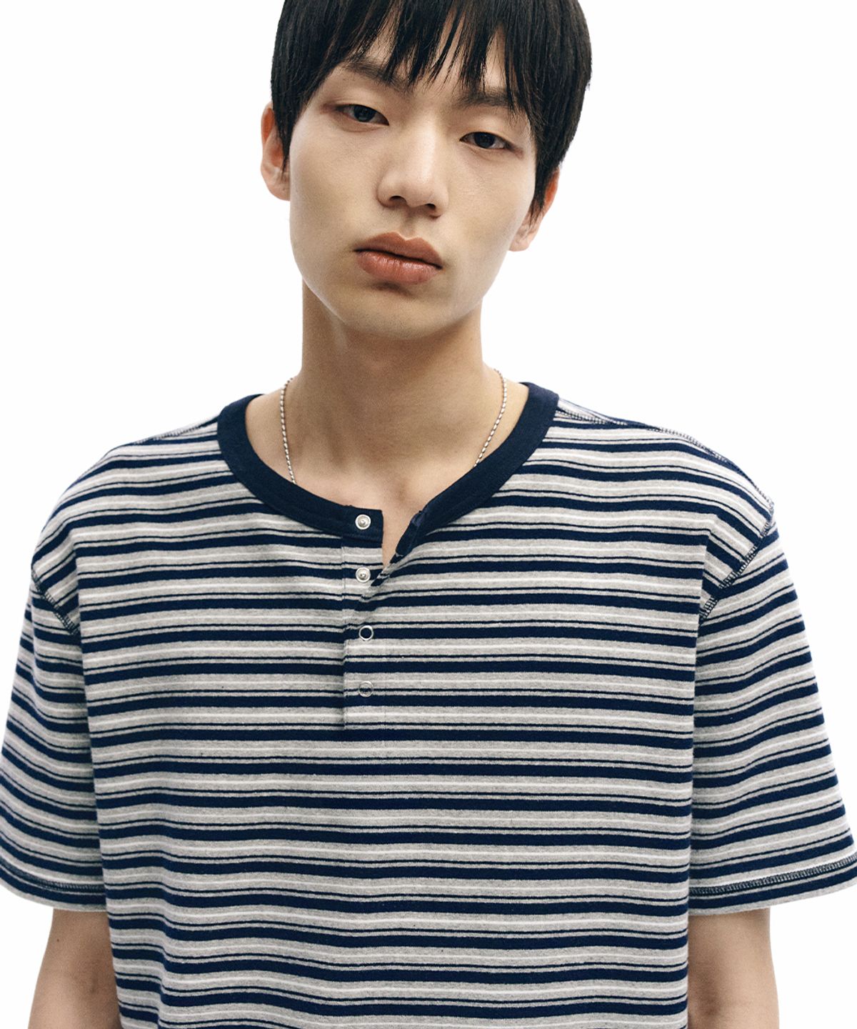인템포무드(INTEMPOMOOD) 써니 스트라이프 헨리넥_네이비