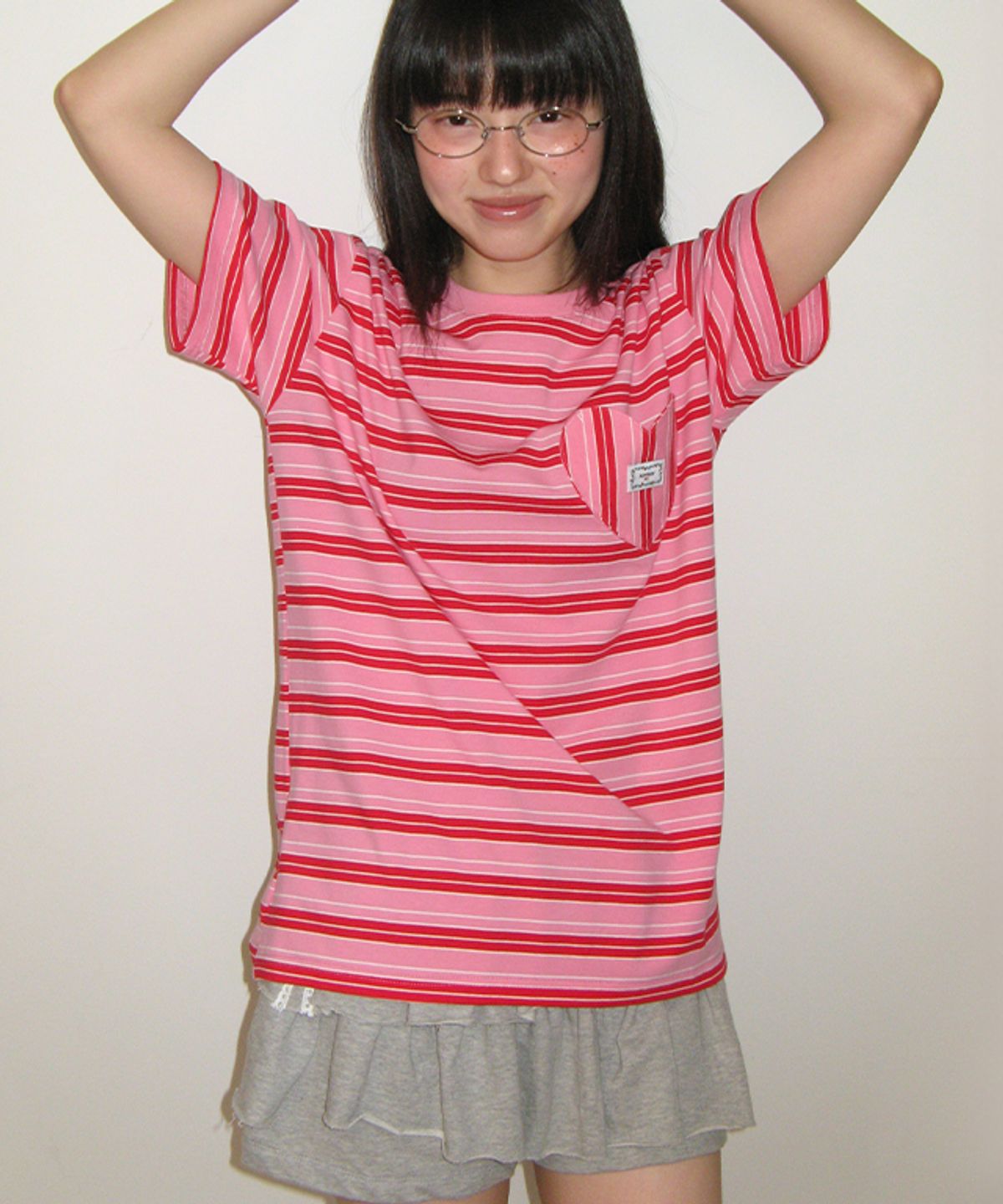 론론(RONRON) MULTI STRIPE HEART POCKET BASIC FIT T SHIRT RED