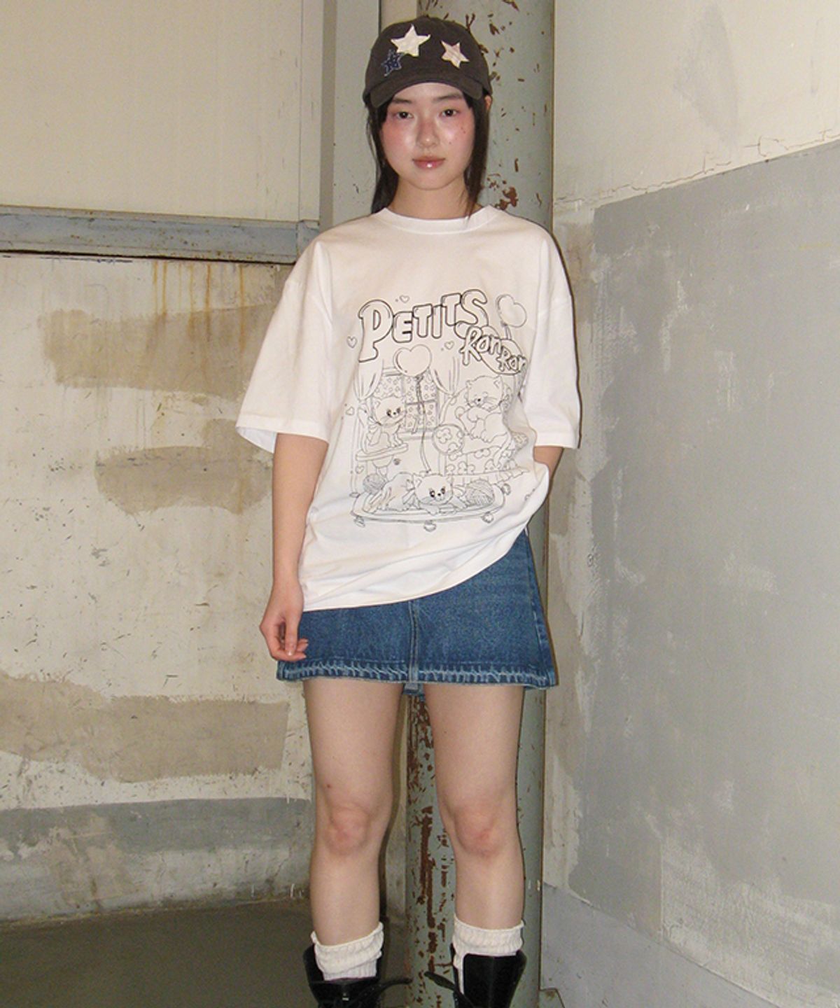 론론(RONRON) PETIT CAT CRACK OVER FIT T SHIRT WHITE