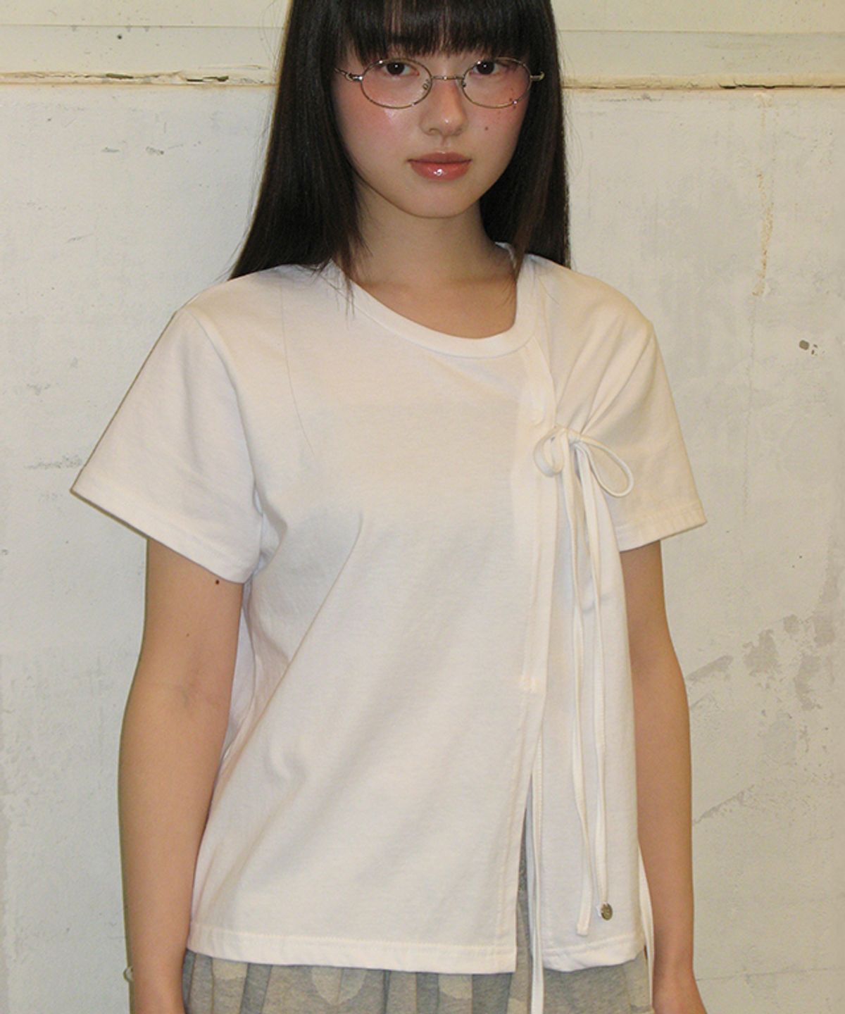 론론(RONRON) SIDE RIBBON TIE WRAP SHORT SLEEVE T SHIRT WHITE