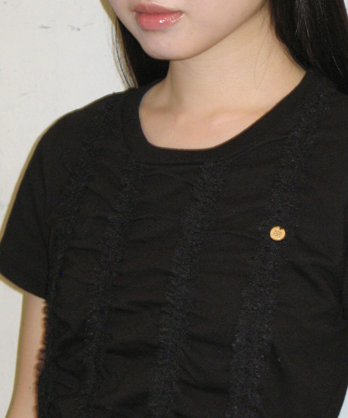 론론(RONRON) FRILL LINE PENDENT CROP SHORT T SHIRT BLACK