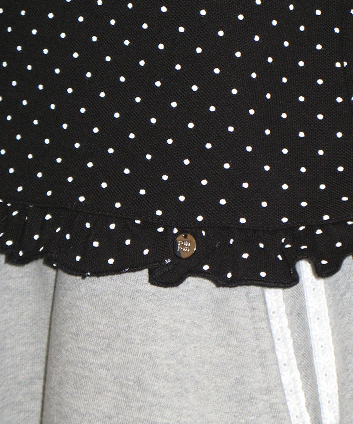 론론(RONRON) RUFFLE ROUND COLLAR PK T SHIRT DOT BLACK