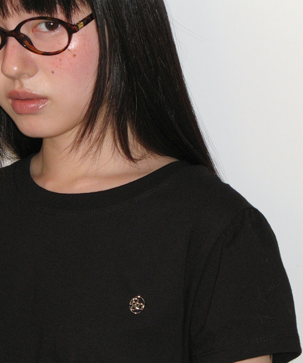 론론(RONRON) PUFF SHIRRING SHORT SLEEVE T SHIRT BLACK