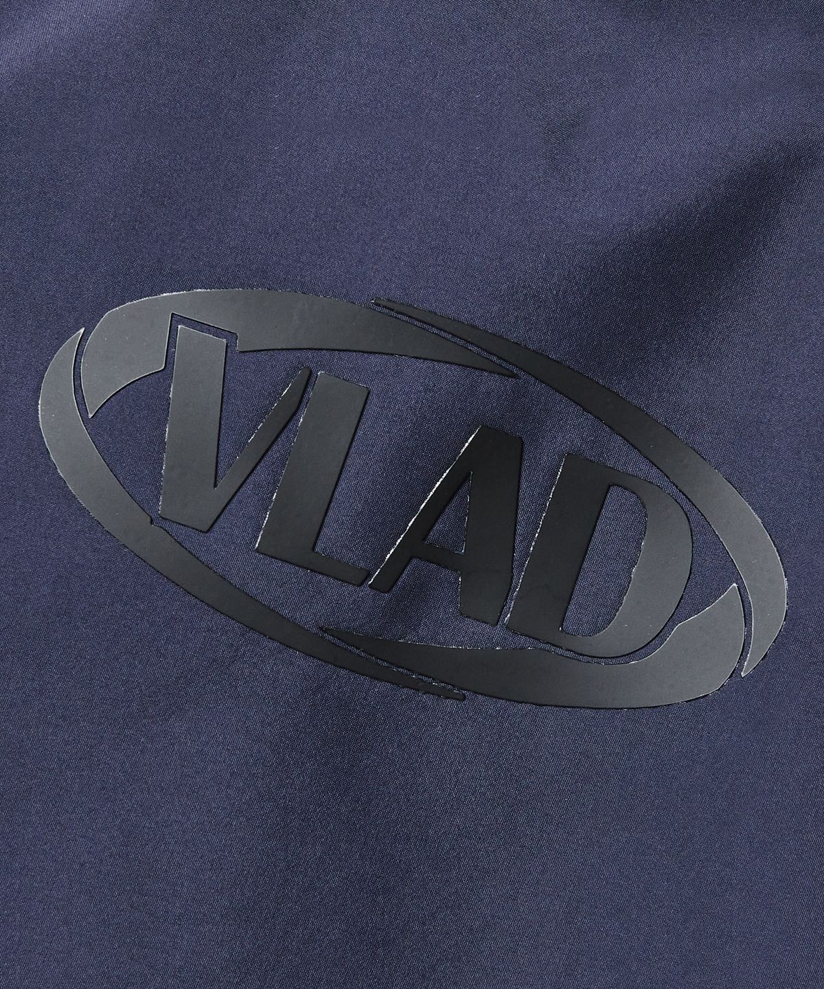 디미트리블랙(DIMITRI BLACK) VLAD 스몰 로고 아트웍 풀오버 반팔 티셔츠_네이비