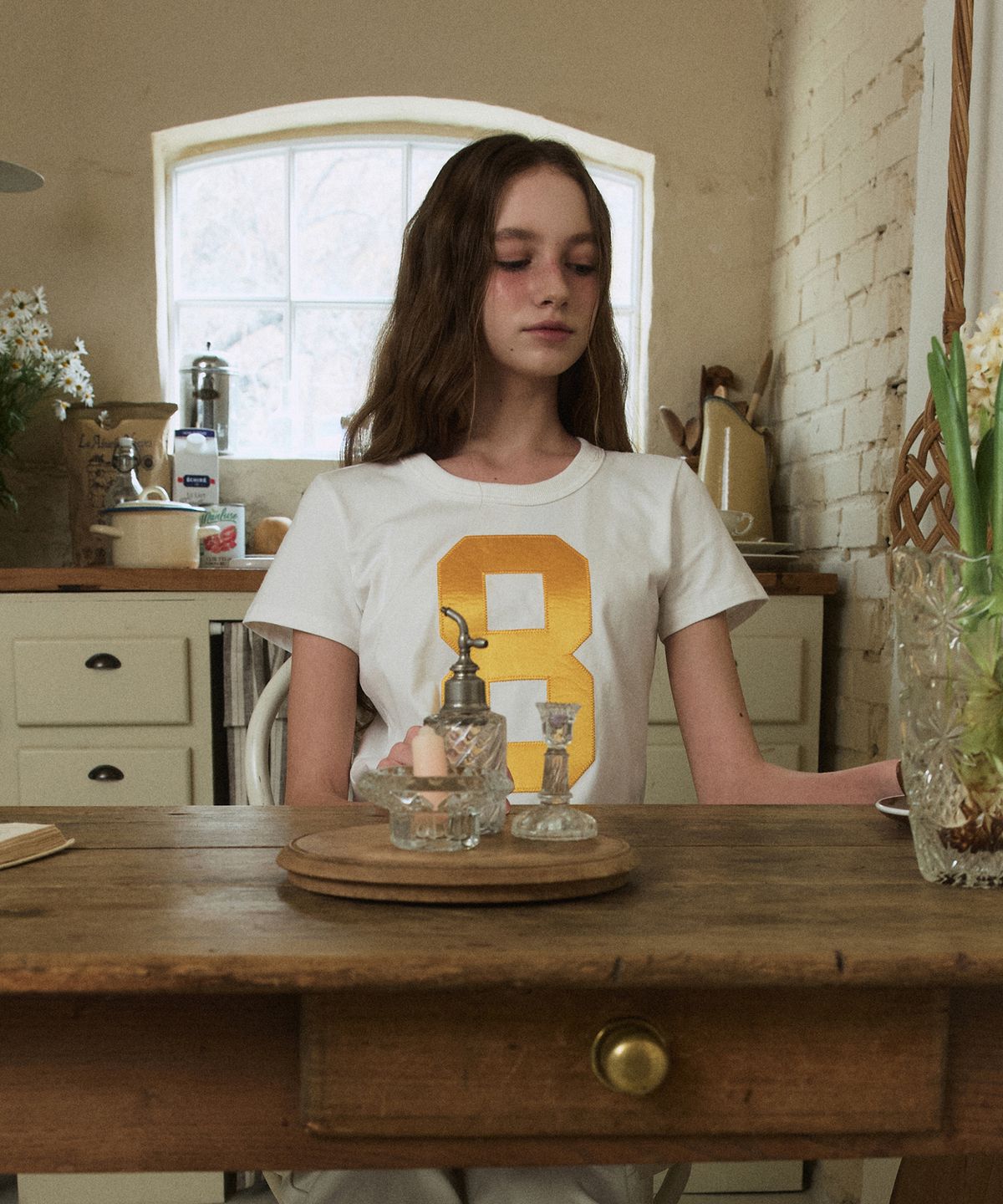 그린버터(GREENBUTTER) NO.8 Applique Tee (Cream)