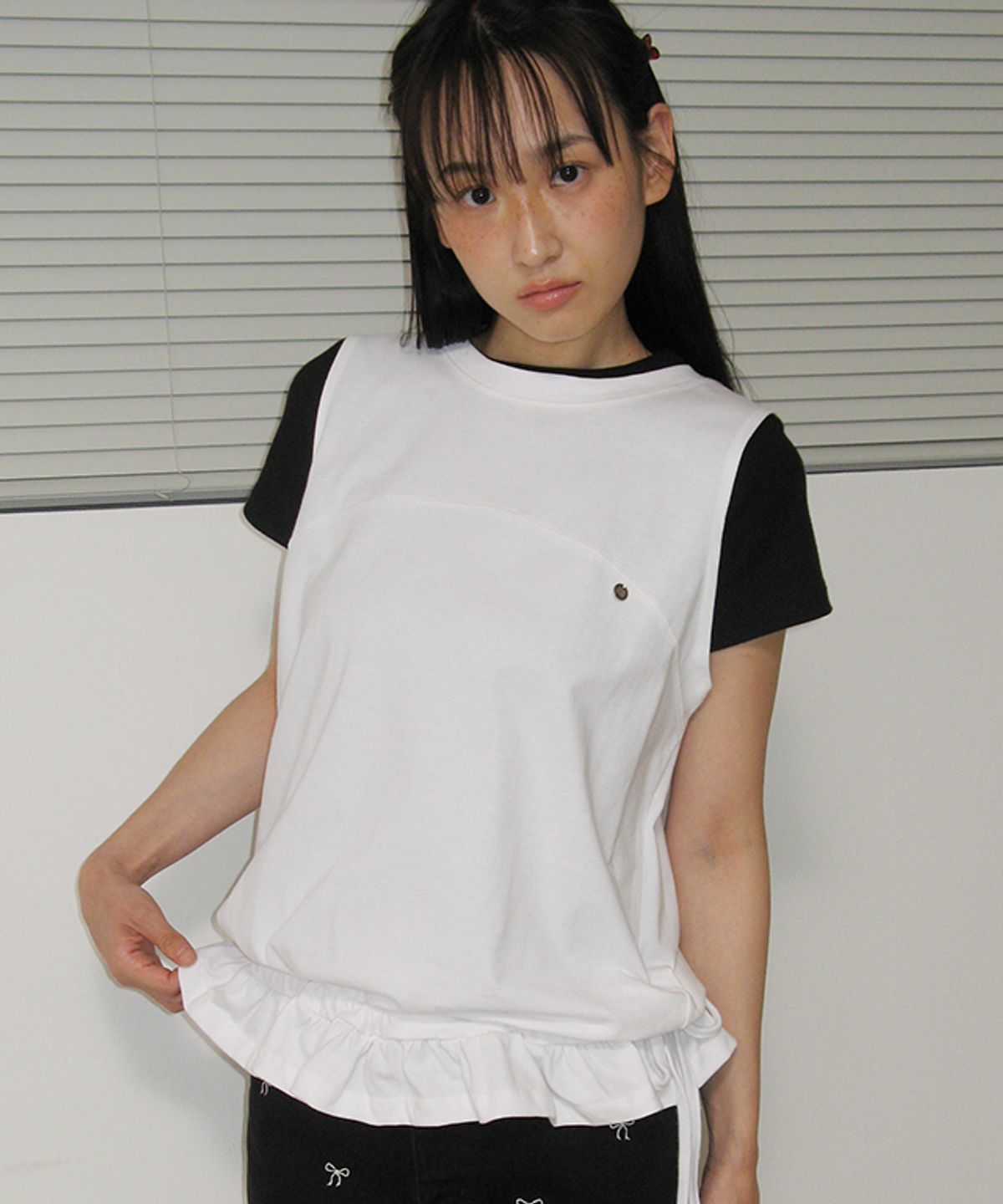 론론(RONRON) FRILL SHIRRING SLEEVELESS WHITE