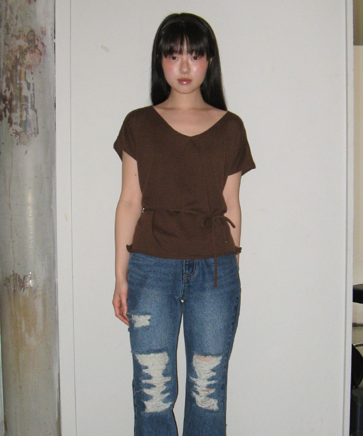 론론(RONRON) DRAWSTRING KNOT V HALF SLEEVE KNIT BROWN