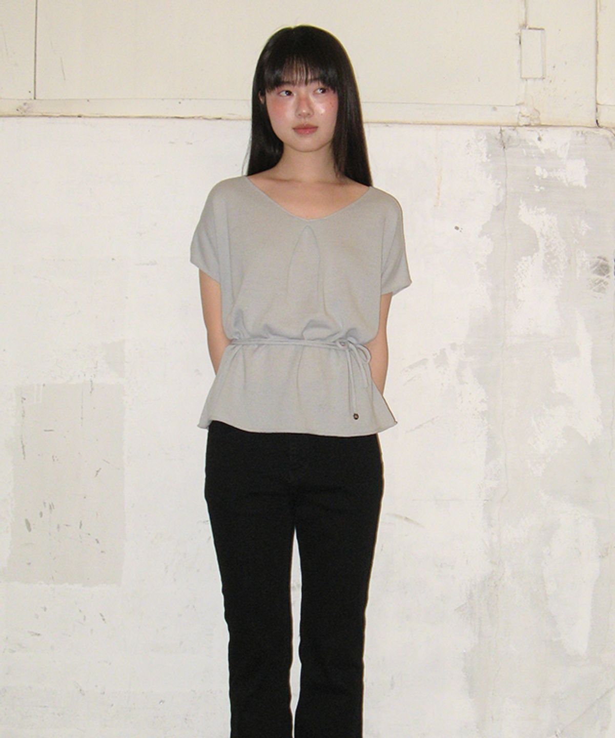 론론(RONRON) DRAWSTRING KNOT V HALF SLEEVE KNIT GREY