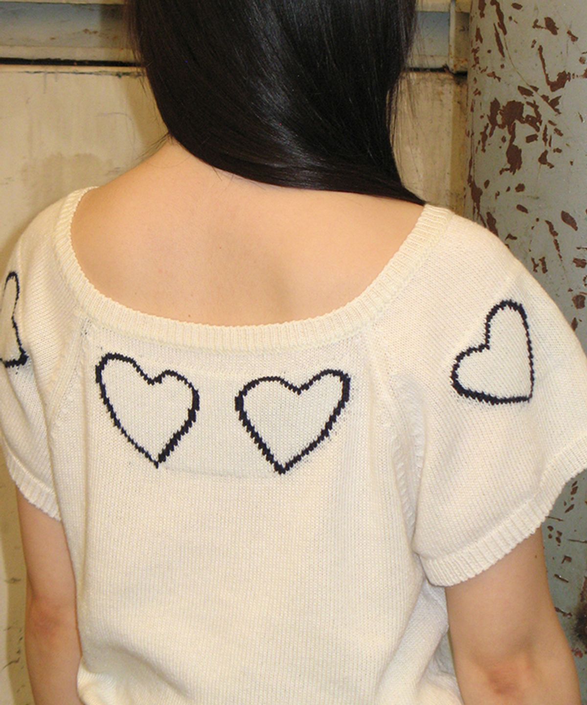 론론(RONRON) HEART LINE SHORT SLEEVE KNIT IVORY