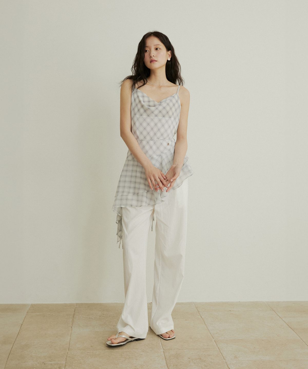 어다울(ADAUL) Drape neck unbalance shirring layered blouse - check