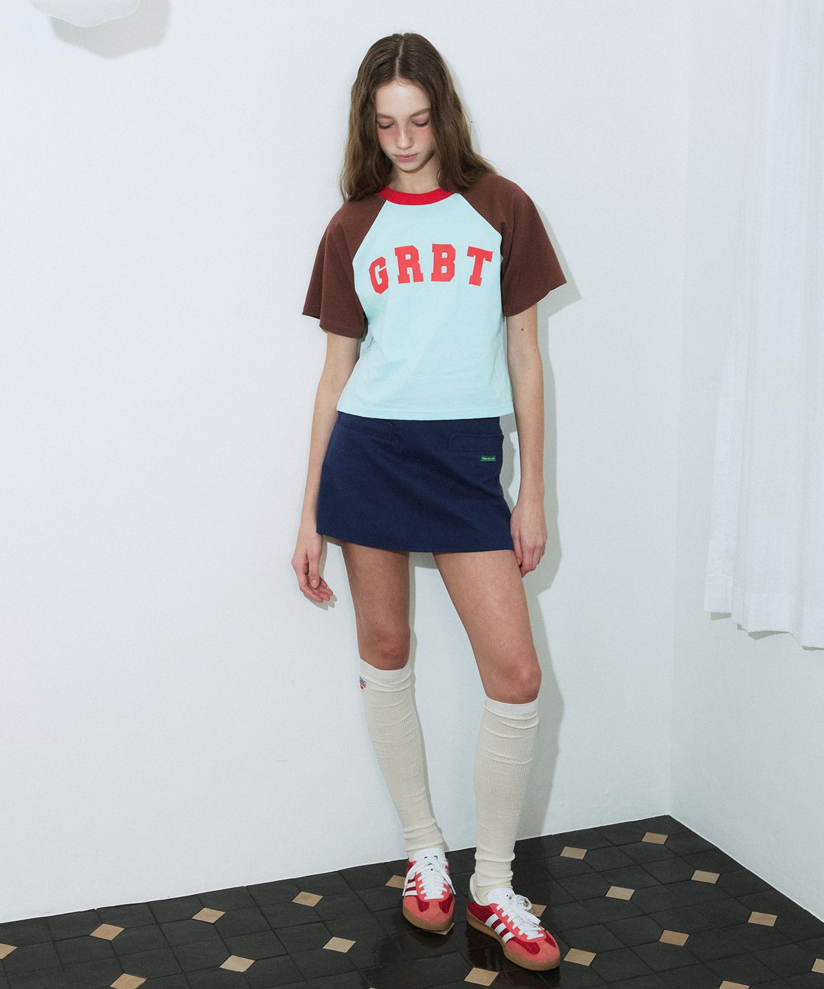 그린버터(GREENBUTTER) GRBT Raglan Tee (Sky/Brown)