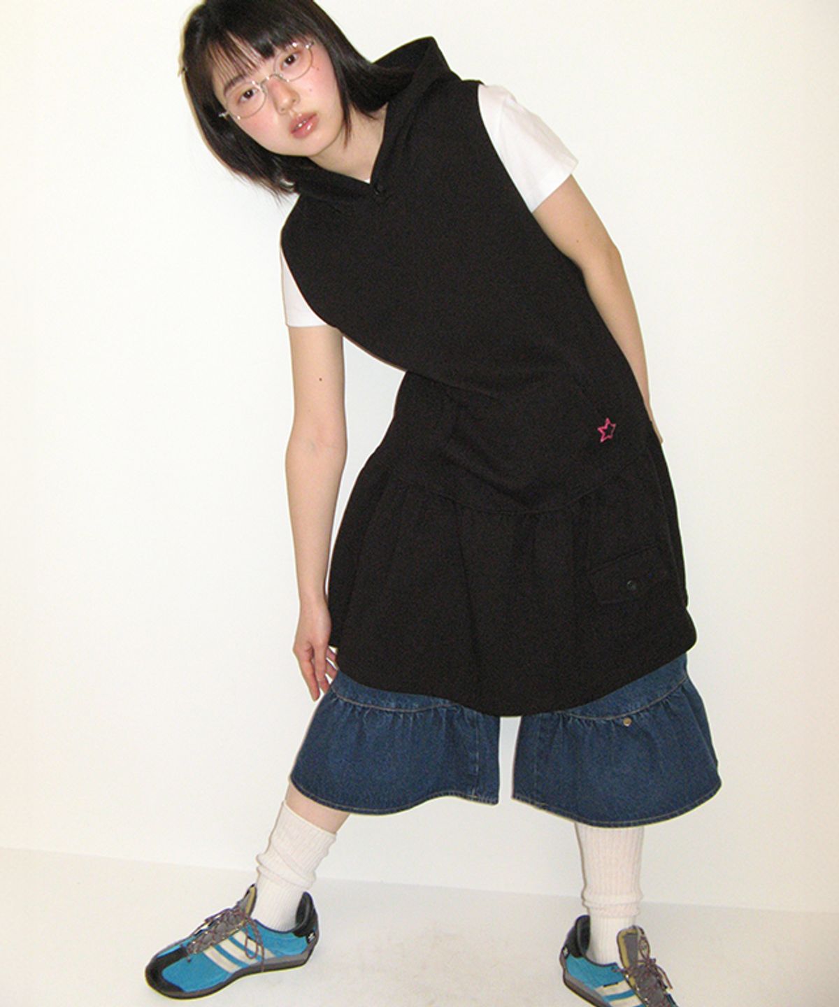 론론(RONRON) LAYERED SLEEVELESS HOODIE DRESS BLACK