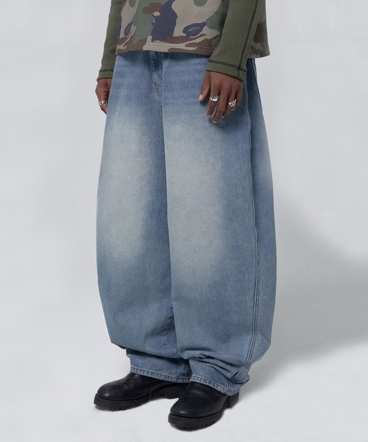 스웨이드(SUADE) CONTOUR POCKET DENIM [LIGHT BLUE]