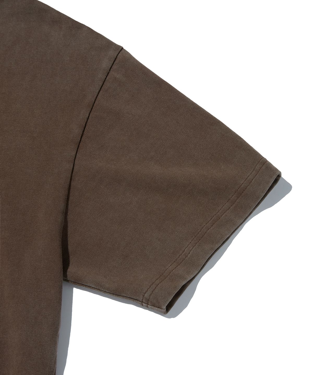 스웨이드(SUADE) MIXED LOGO TEE [DARK BROWN]