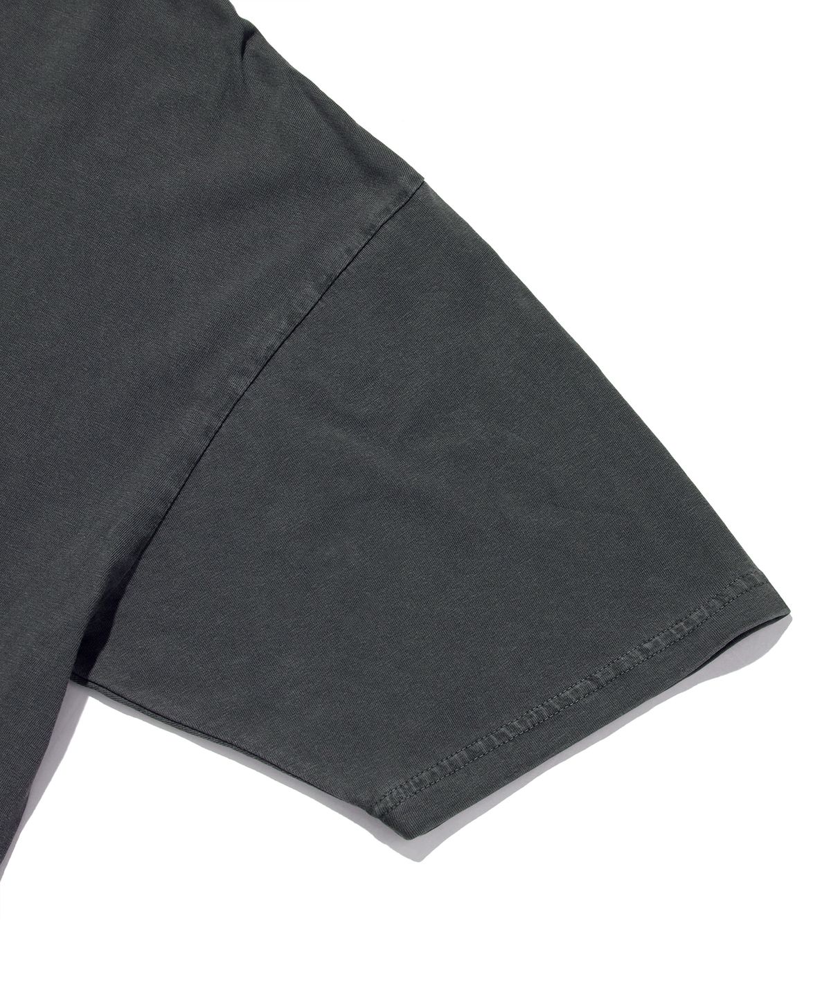 스웨이드(SUADE) CONTOUR TEE [PIGMENT BLACK]