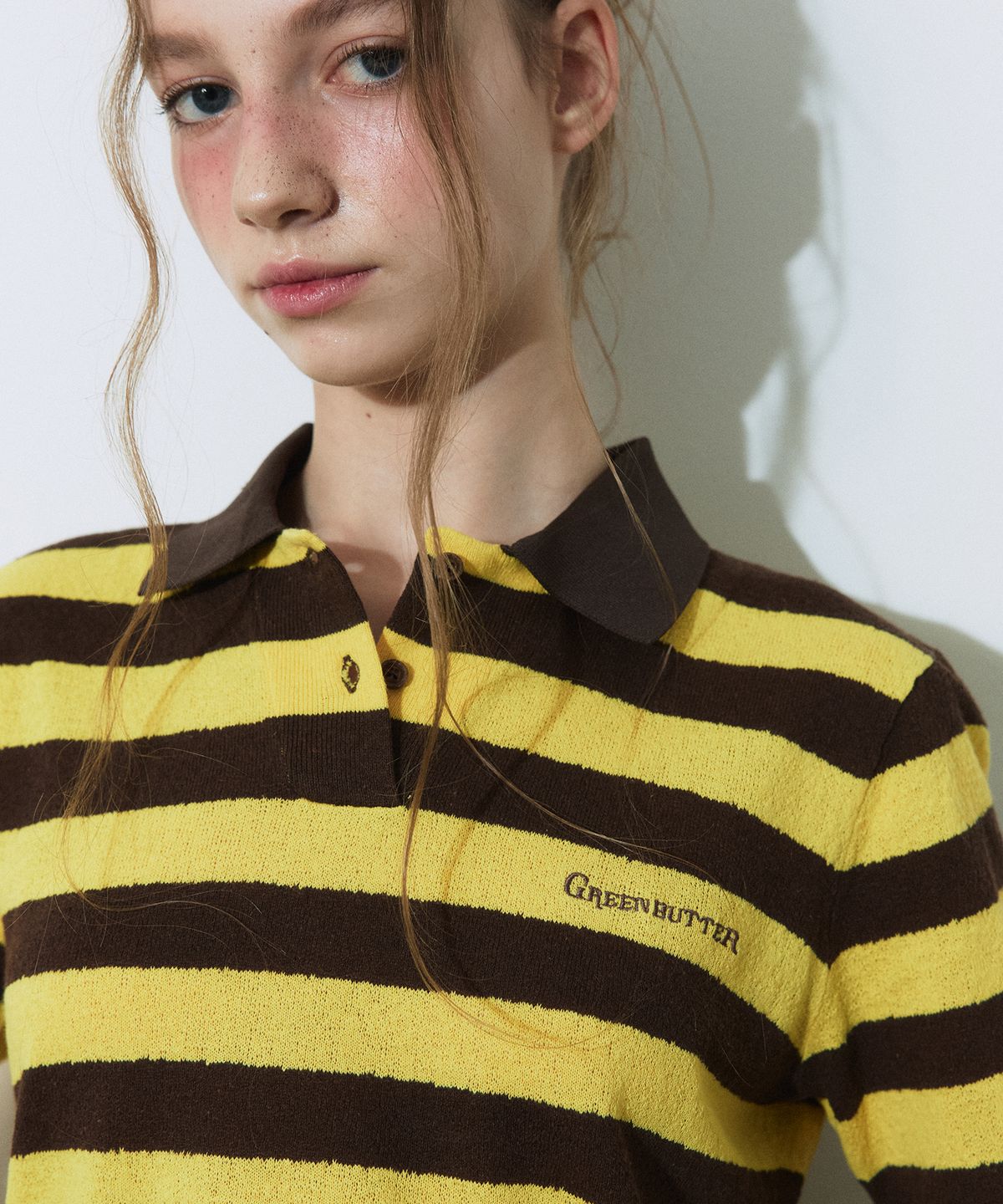 그린버터(GREENBUTTER) Stripe Collar Knit (Yellow/Brown)