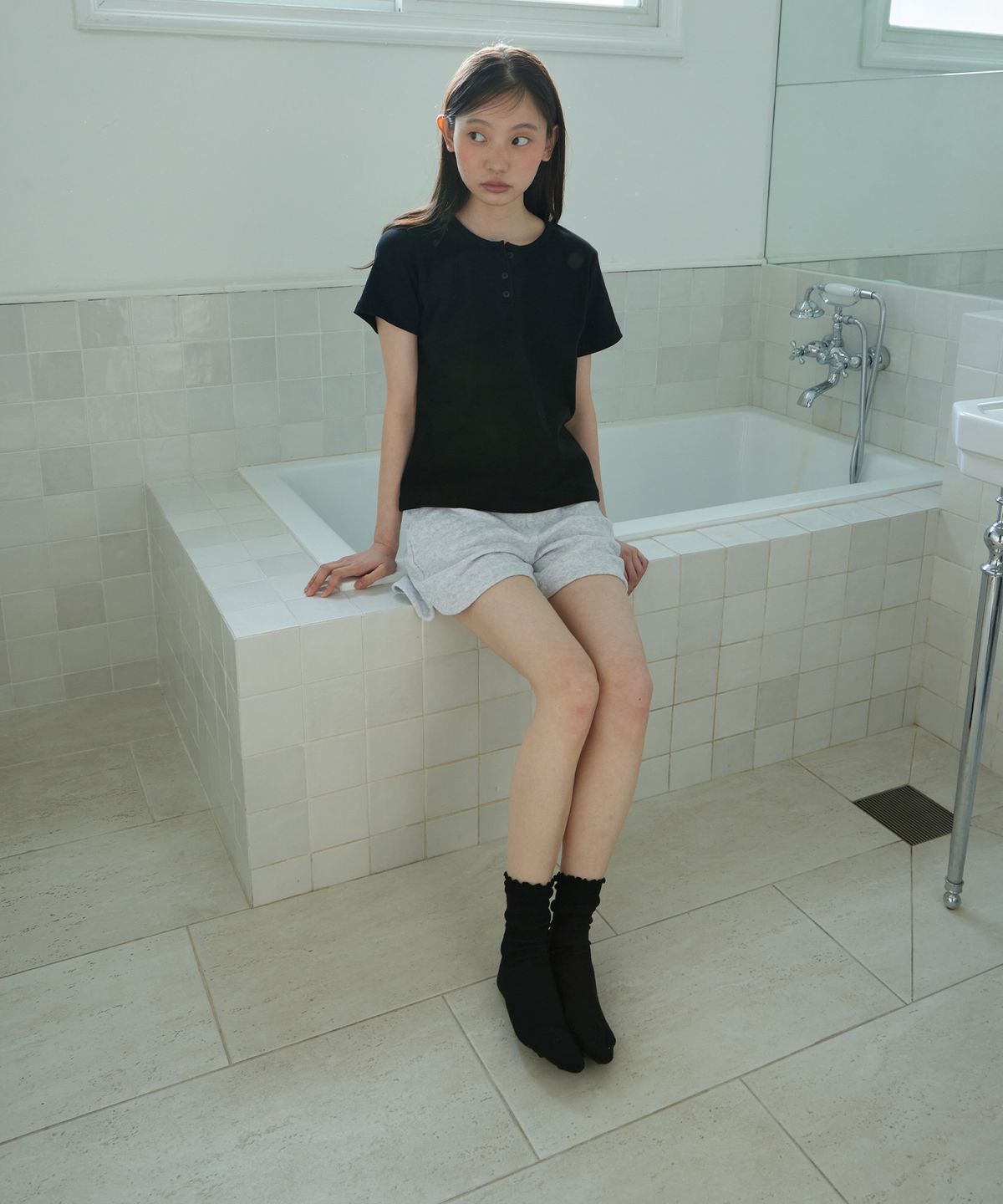 스텝어라운드(STEP AROUND) Henley Short Sleeve T-Shirt_BLACK