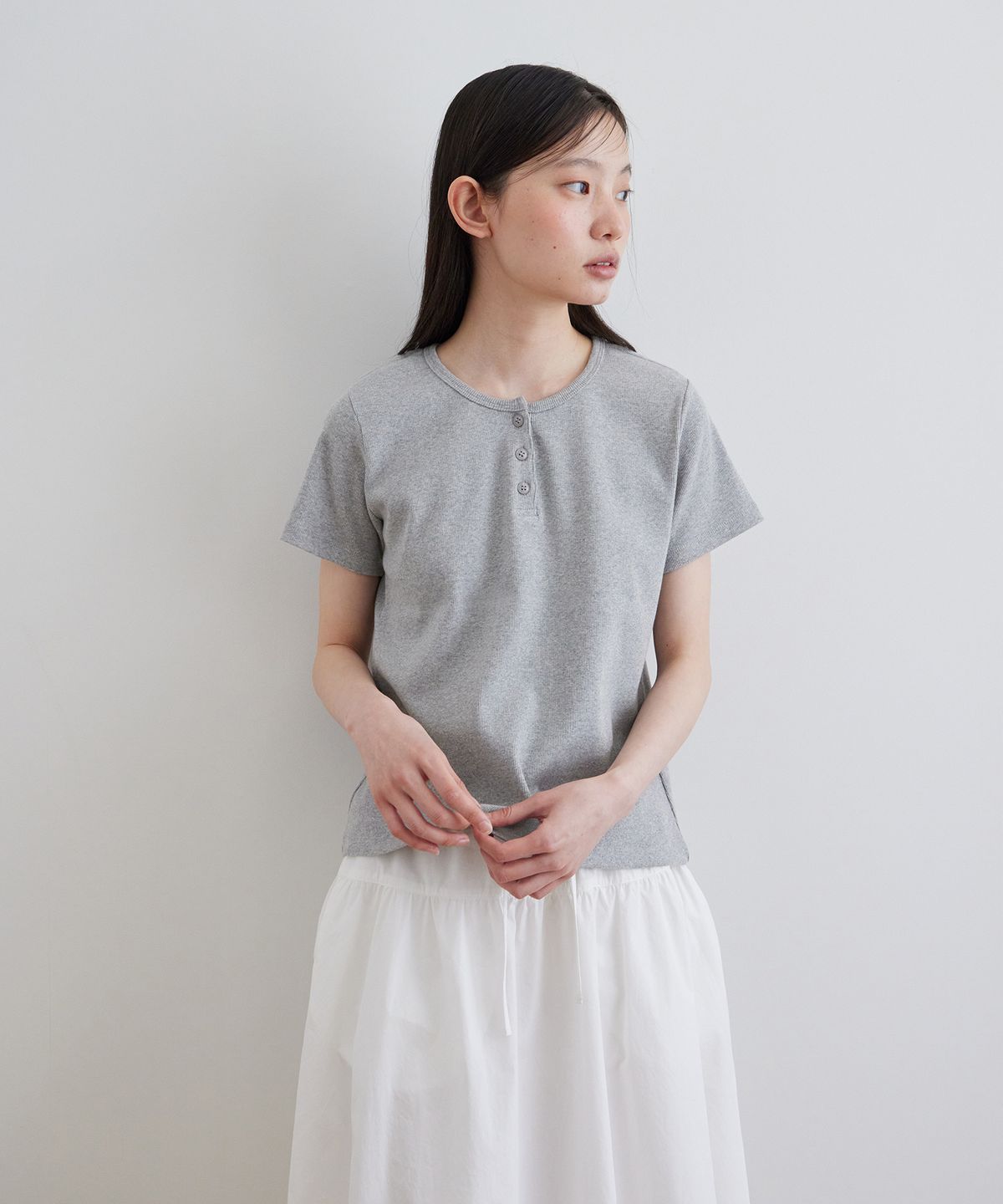 스텝어라운드(STEP AROUND) Henley Short Sleeve T-Shirt_GREY
