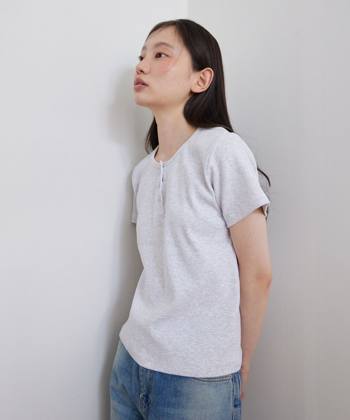 스텝어라운드(STEP AROUND) Henley Short Sleeve T-Shirt_LIGHT GREY
