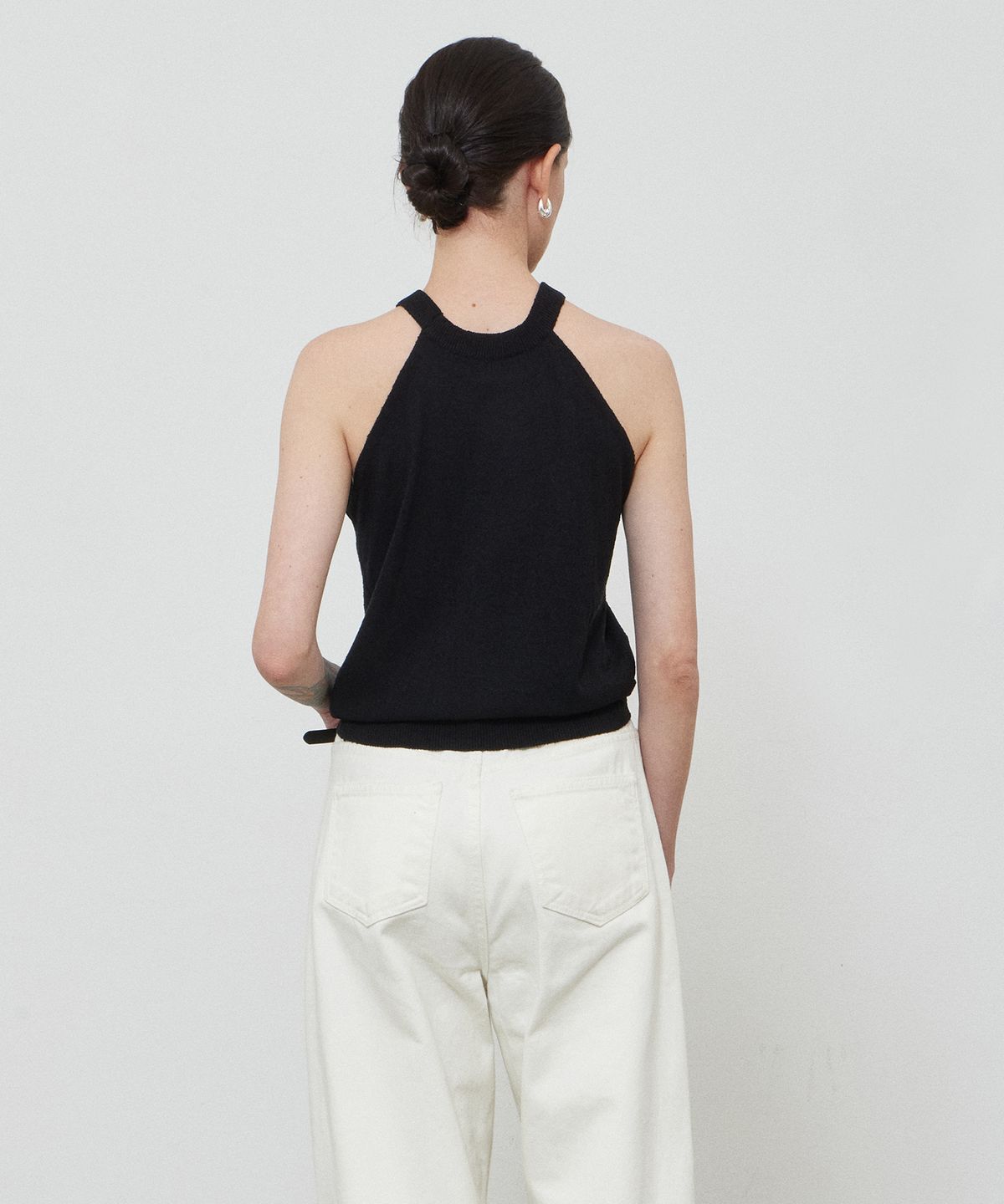 노티아(NOTIA) HALTER NECK SLEEVELESS TOP - BLACK