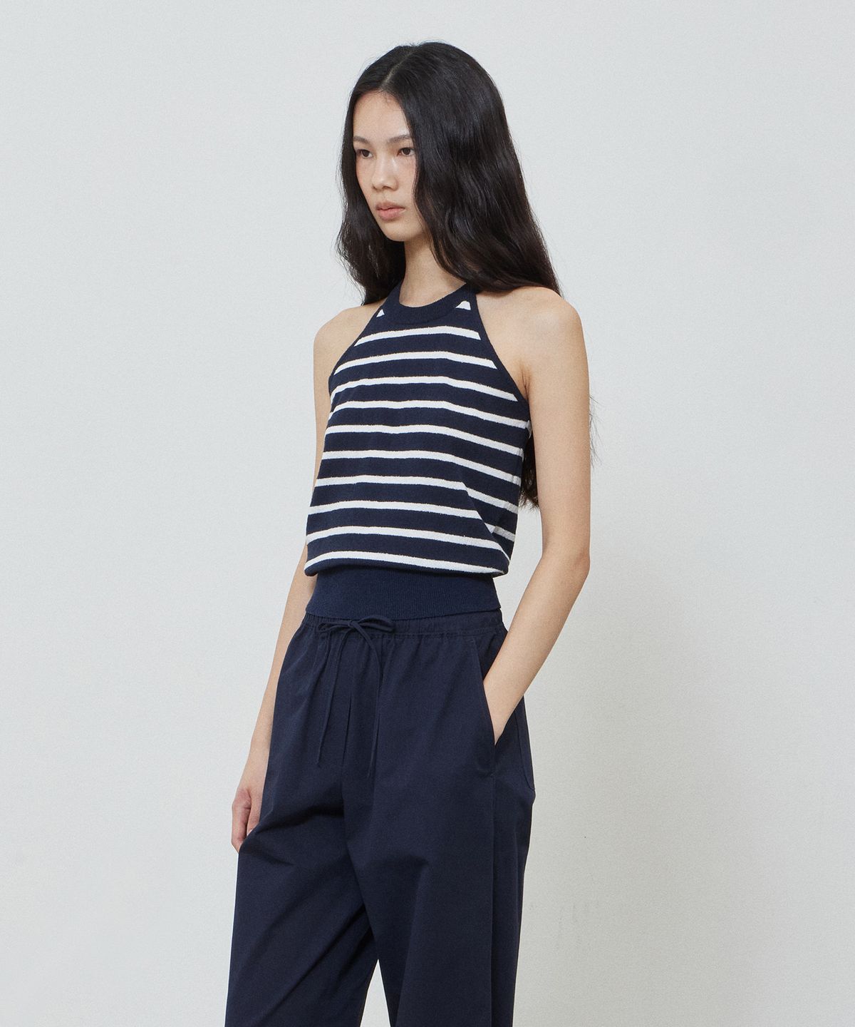 노티아(NOTIA) HALTER NECK SLEEVELESS TOP - NAVY STRIPE