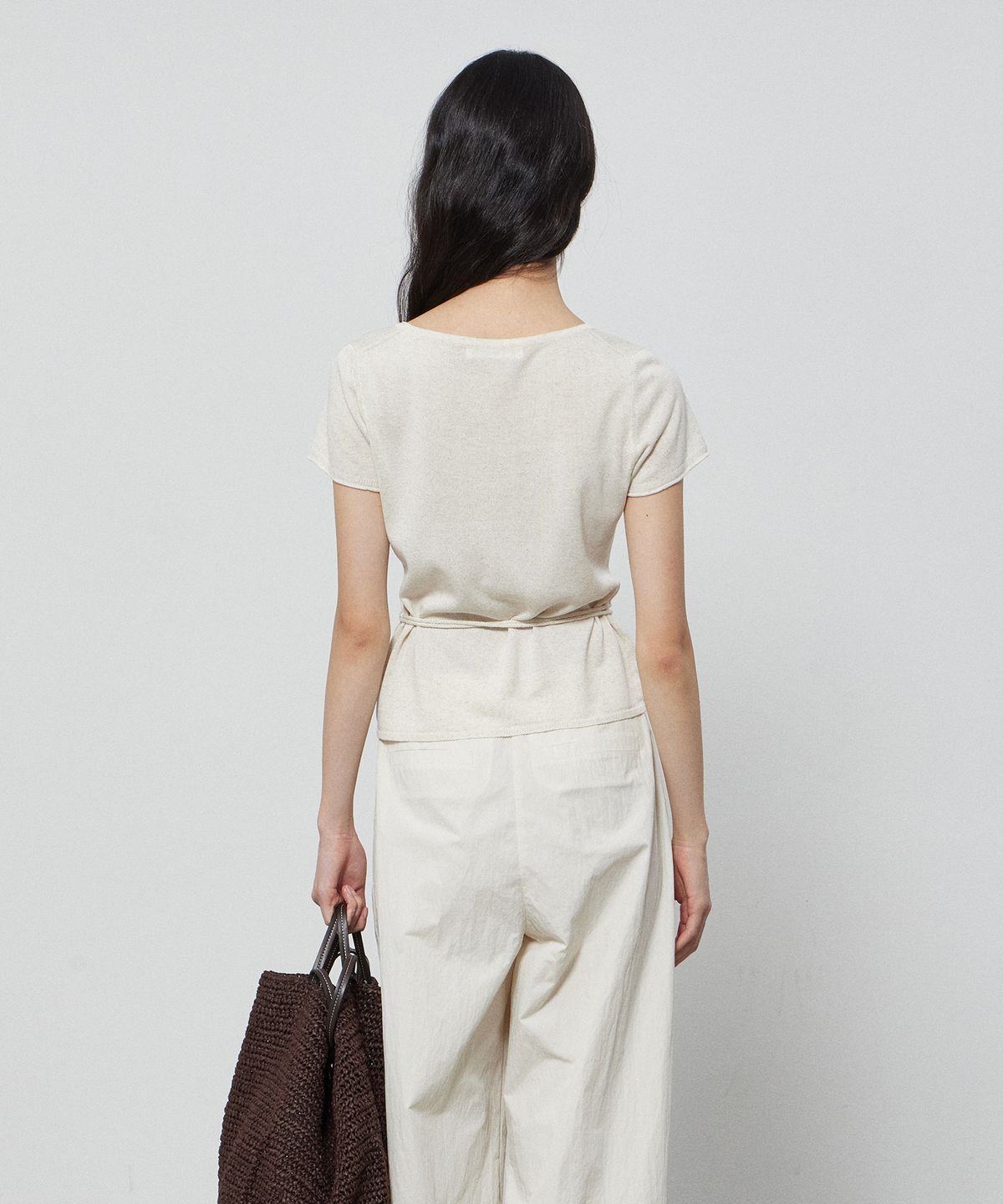 노티아(NOTIA) SQUARE NECK STRAP KNIT - LIGHT BEIGE