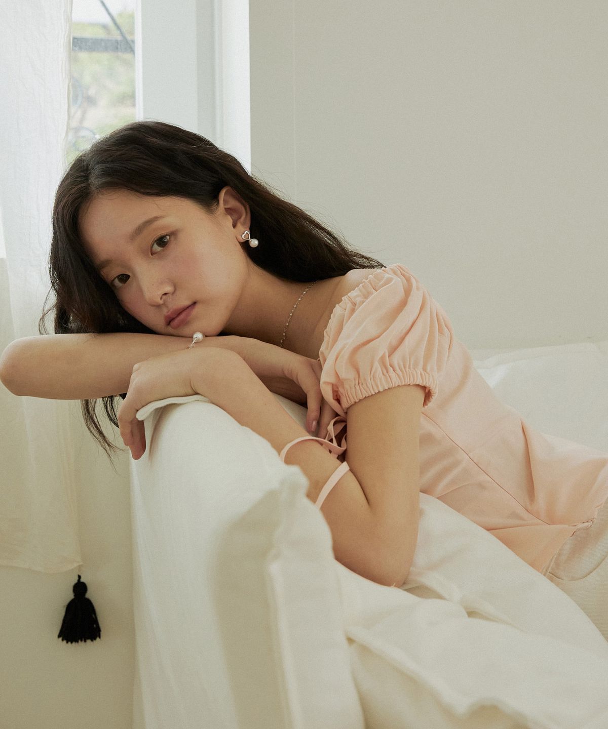 어다울(ADAUL) Shirring cap sleeve ribbon blouse - pink