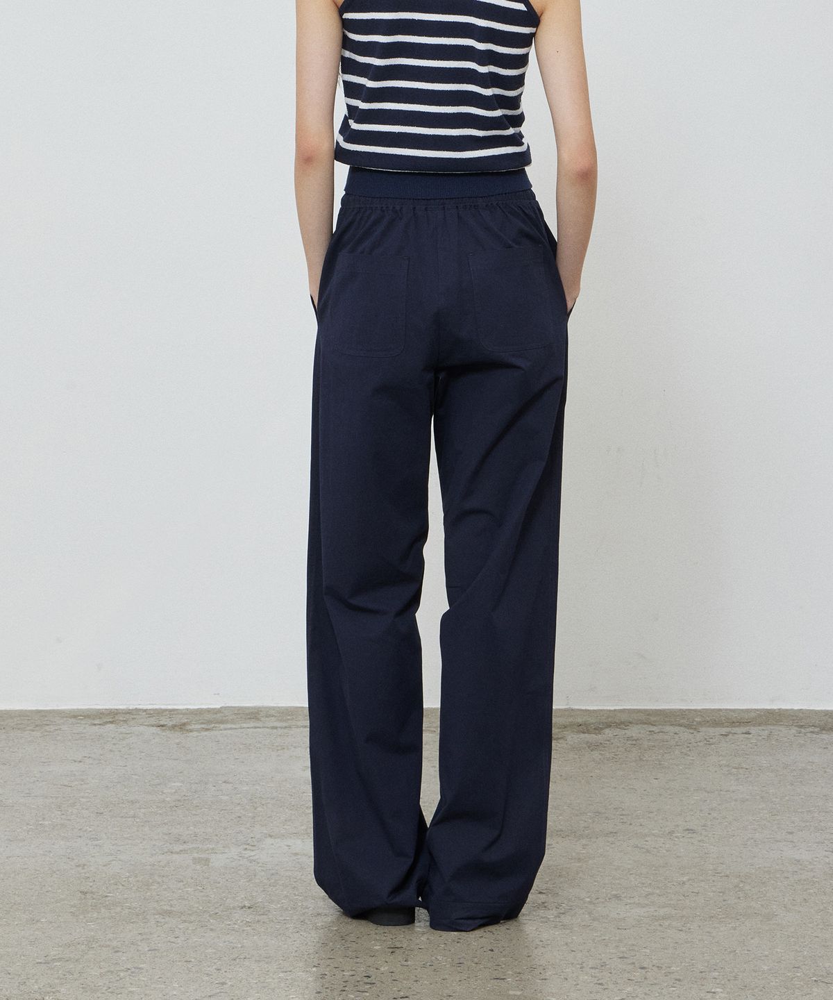 노티아(NOTIA) COTTON BANDING PANTS - DEEP NAVY