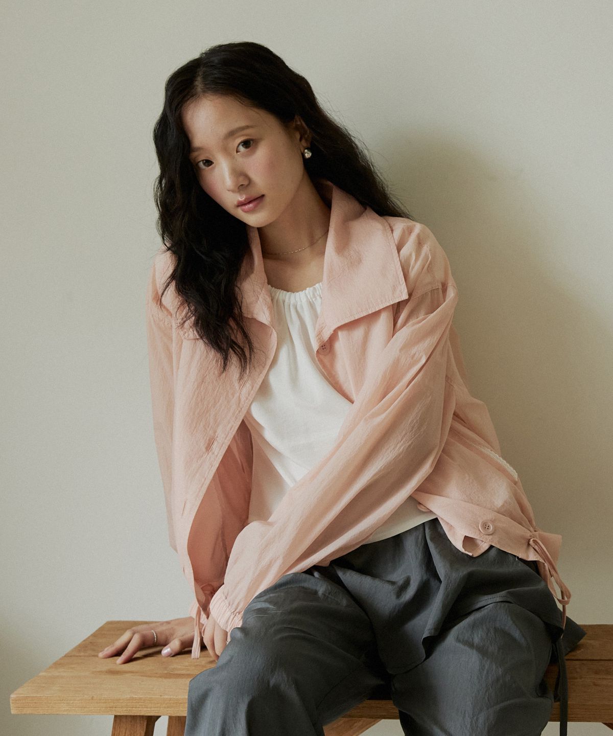 어다울(ADAUL) Lace back label ribbon string summer blouson - peach