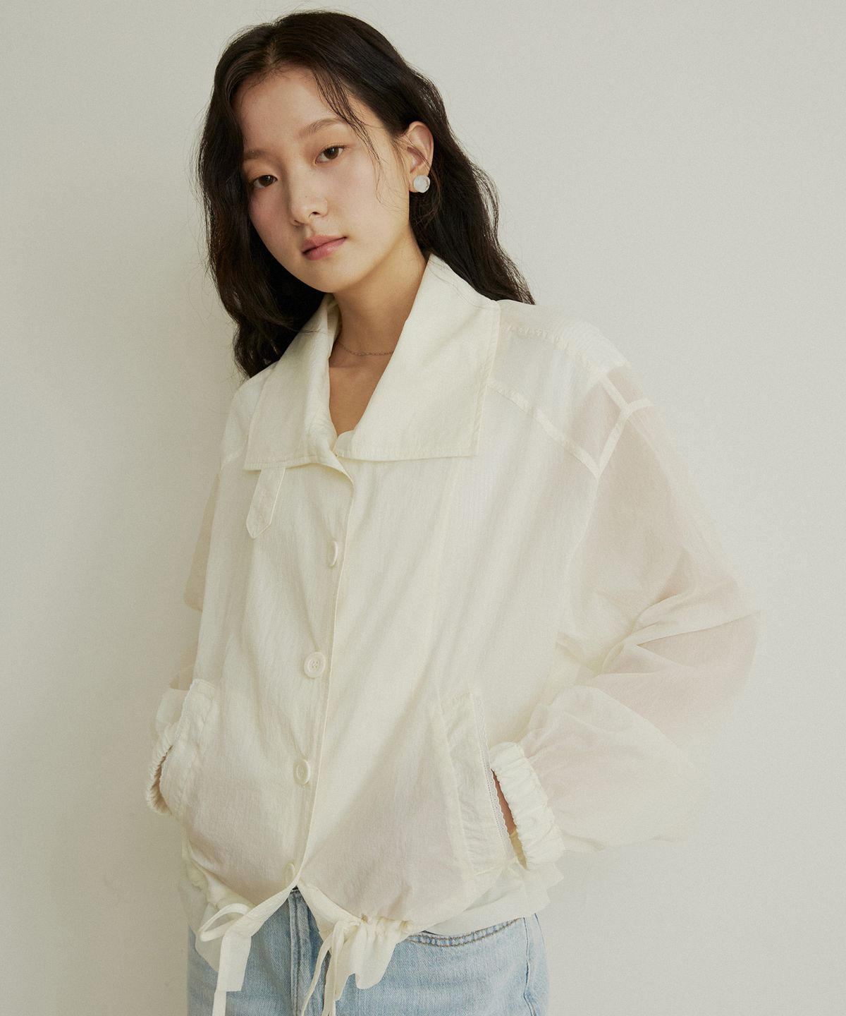 어다울(ADAUL) Lace back label ribbon string summer blouson - cream
