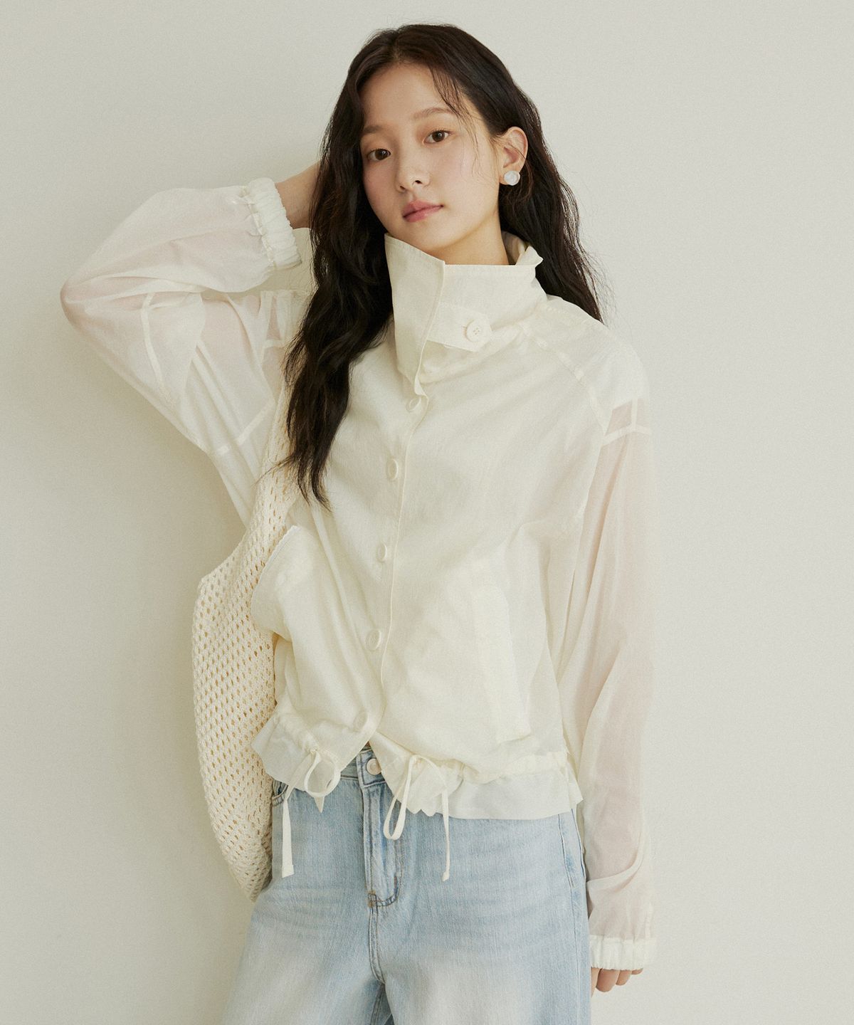 어다울(ADAUL) Lace back label ribbon string summer blouson - cream