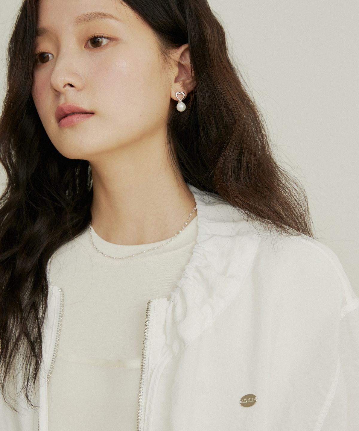 어다울(ADAUL) Shirring half windbreaker - white
