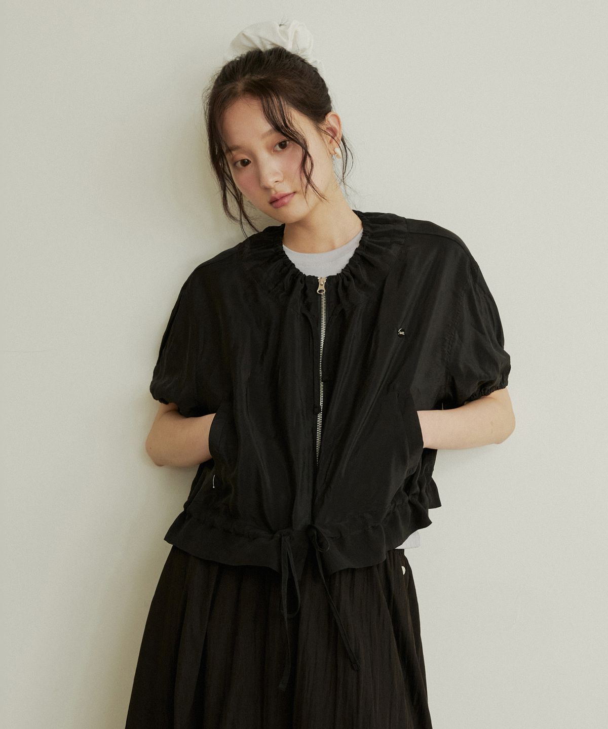 어다울(ADAUL) Shirring half windbreaker -  black