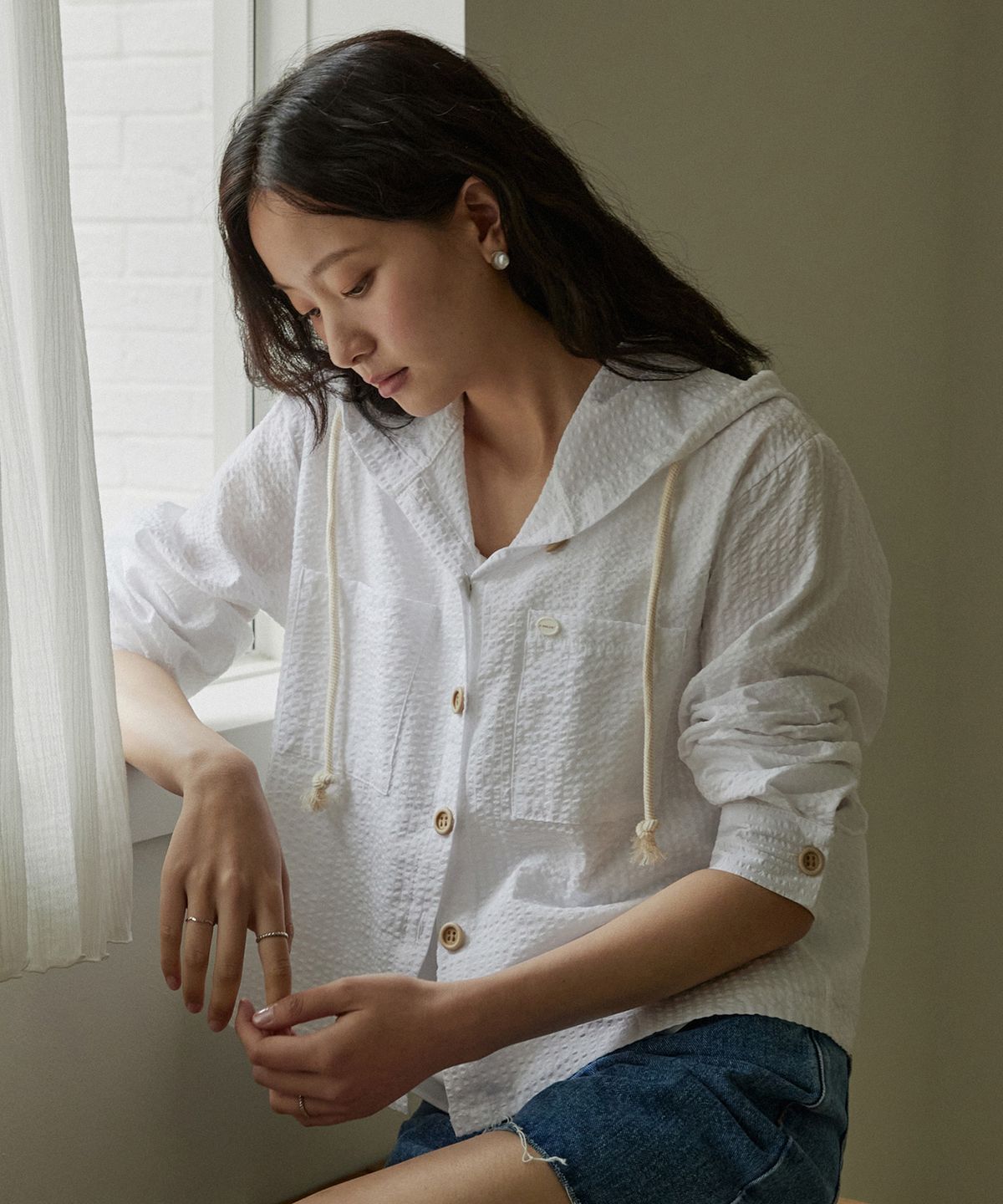 어다울(ADAUL) Seersucker stripe vintage hood shirts - white