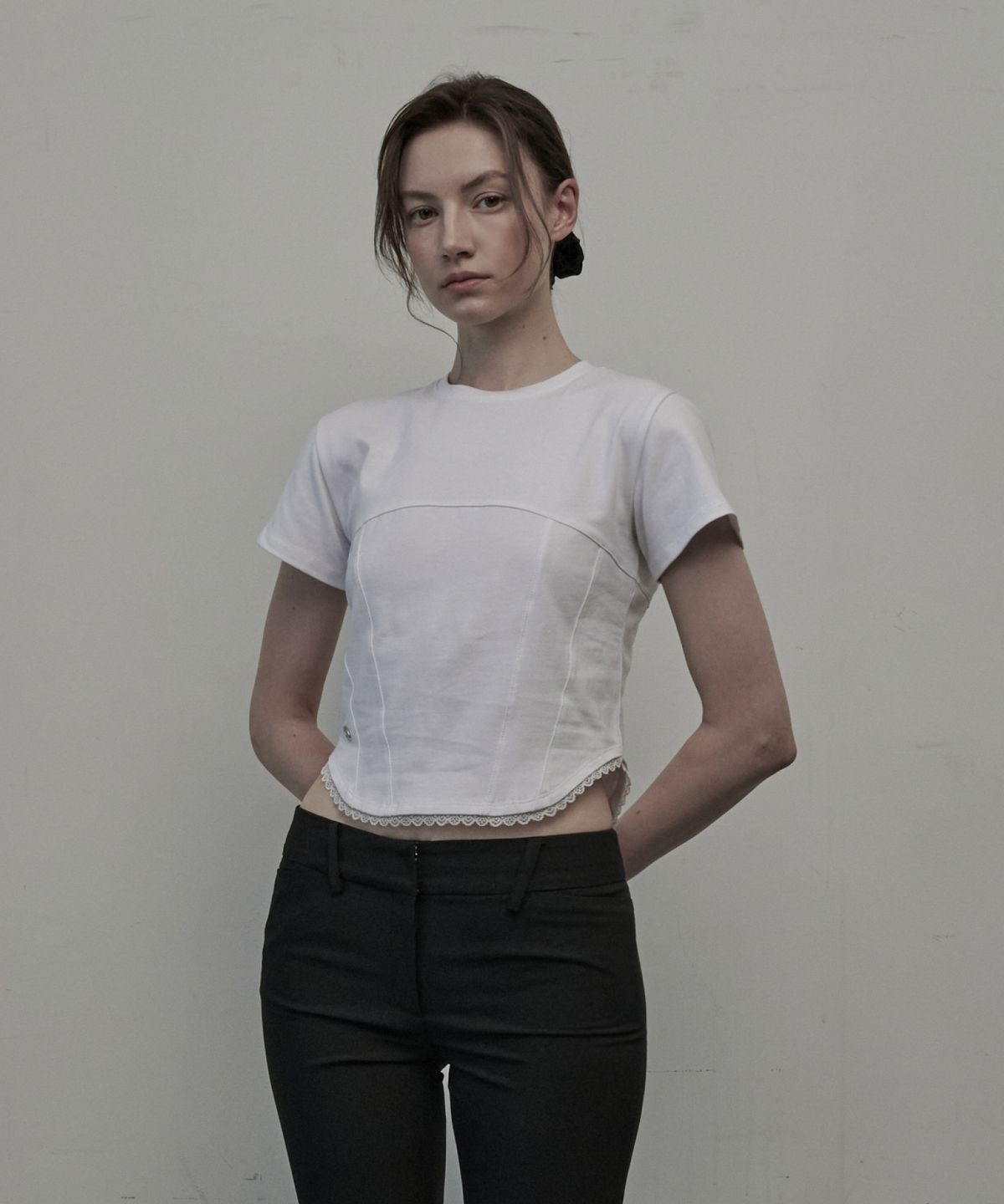 마우솔레움(MAU SOLEUM) Lakin Laced T-Shirt - White