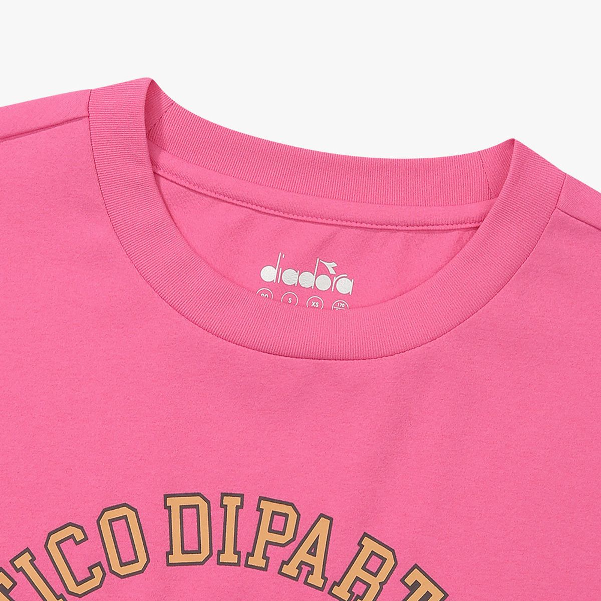 디아도라(diadora) 아카이브 아치 로고 반팔 티셔츠 PINK