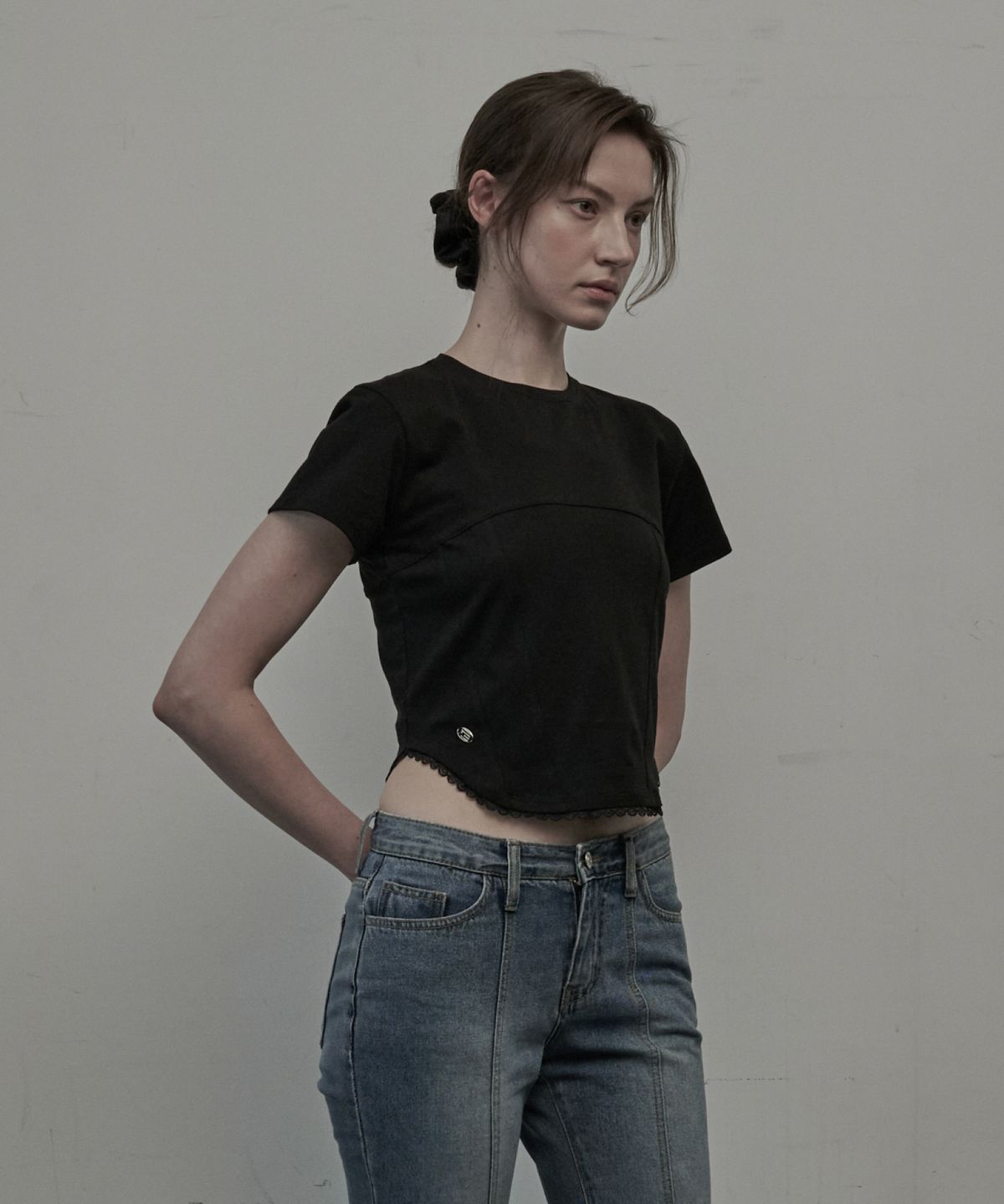 마우솔레움(MAU SOLEUM) Lakin Laced T-Shirt - Black