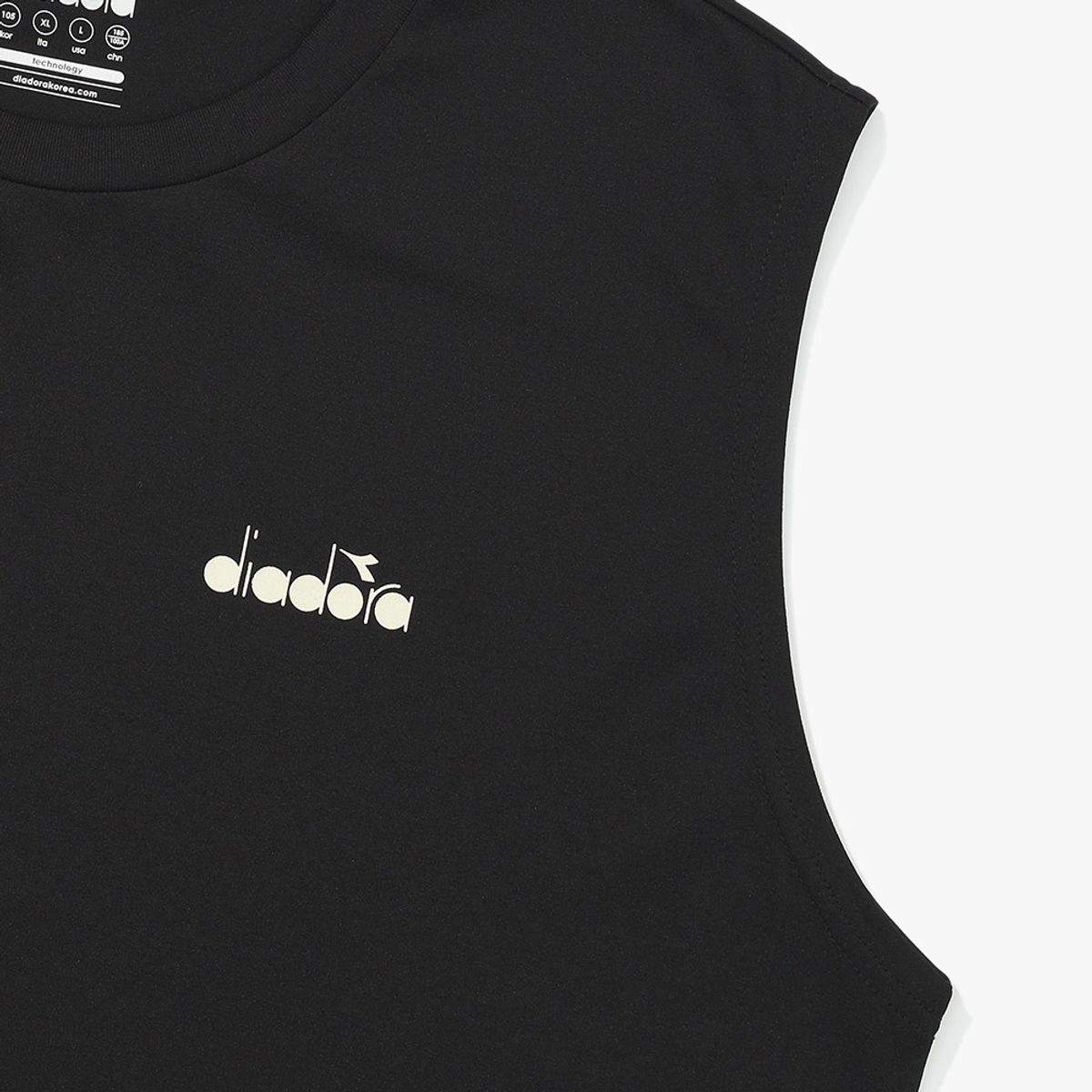 디아도라(diadora) 아카이브 프론트 그래픽 슬리브리스 BLACK