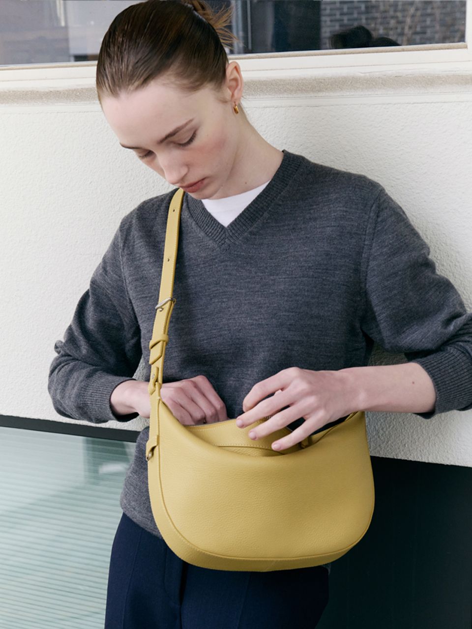 ●大人気【DEMERIEL】Elise Hobo Bag Small ★送料・関税込★ DE MERIEL】 Elise Hobo Bag Small☆送料・関税込追跡付☆ (DE