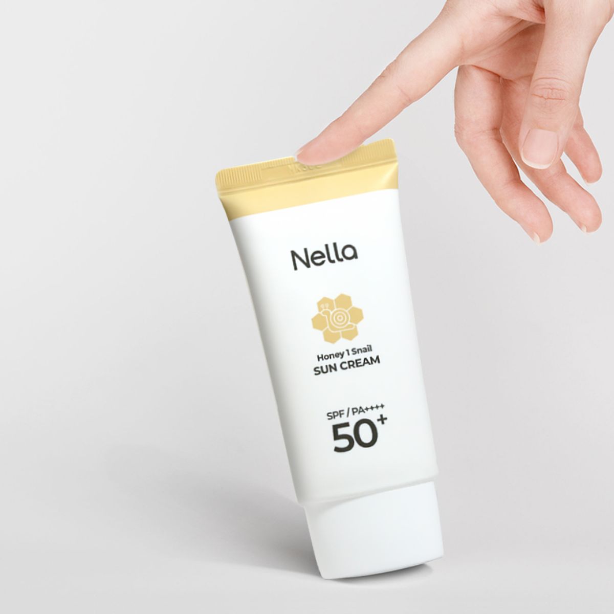 넬라(NELLA) 허니원스네일 화이트 모이스트 선크림 50g