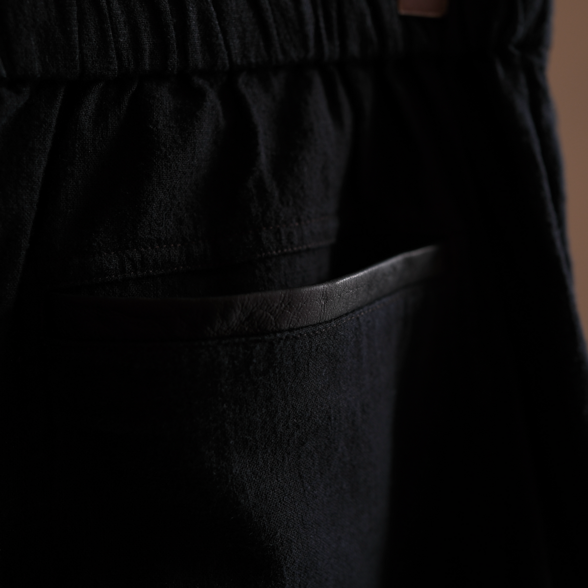 본로우(BONRROW) C/HEMP ZIP SHORTS