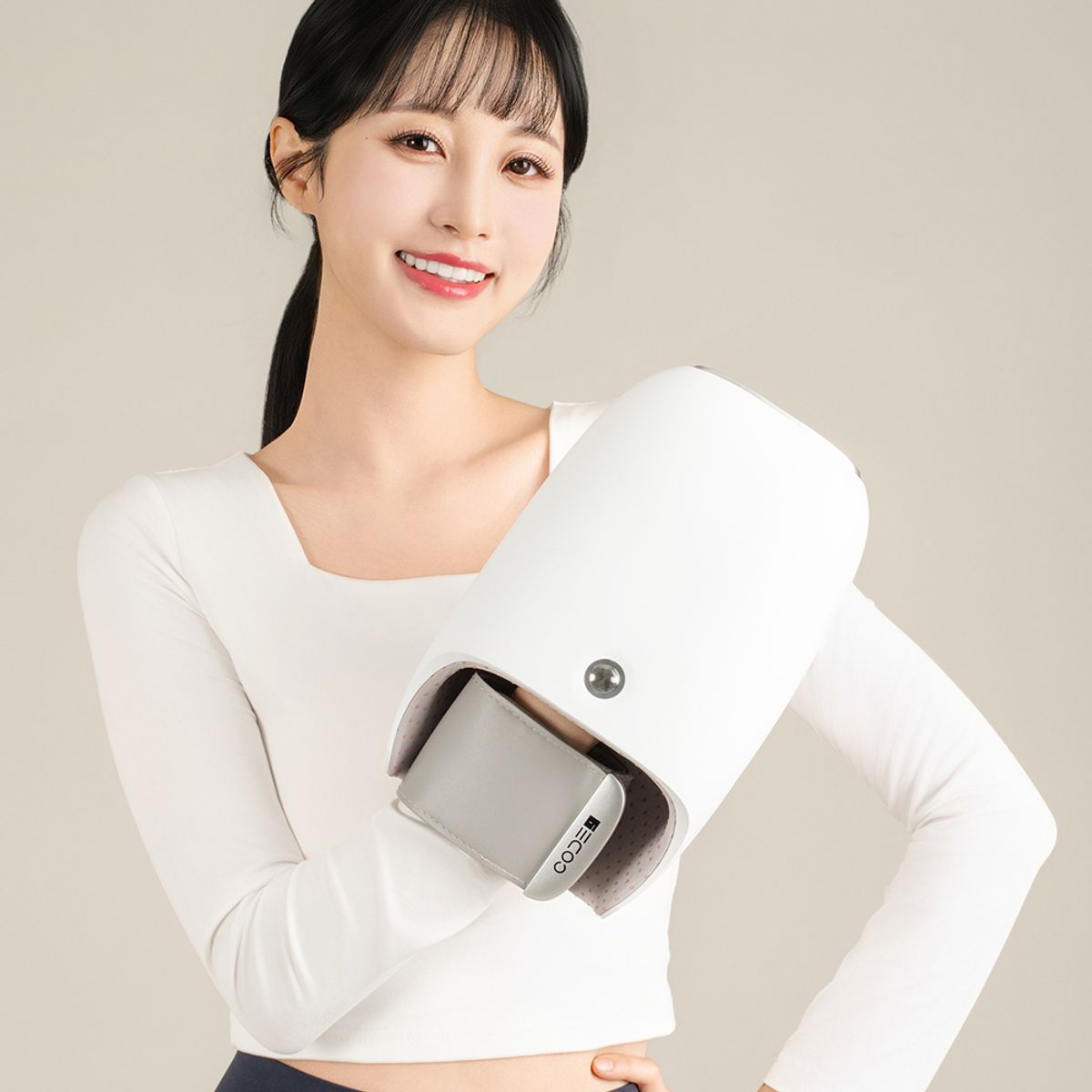 코드나인(CODE9) 휴밍 에어핏 손 안마기 지압돌기 공기압 온열 무선 손마사지기 손목마사지기