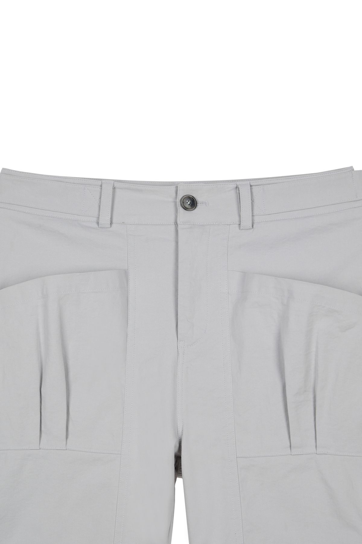 다이닛(DEINET) TWO BUCKLE HALF PANTS IN LIGHT GREY
