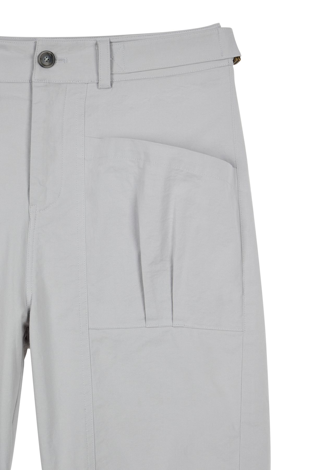 다이닛(DEINET) TWO BUCKLE HALF PANTS IN LIGHT GREY