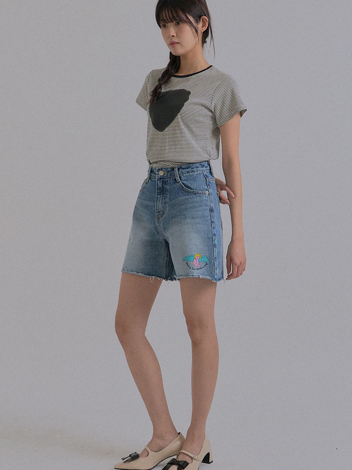 쏘리, 투 머치 러브(SORRY, TOO MUCH LOVE) Mid-length Cutoff Denim Shorts_Blue