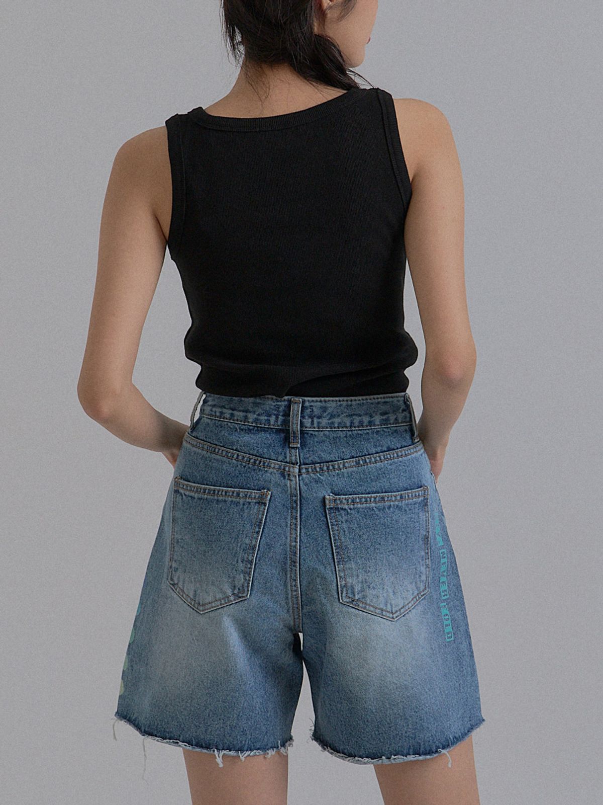 쏘리, 투 머치 러브(SORRY, TOO MUCH LOVE) Mid-length Cutoff Denim Shorts_Blue