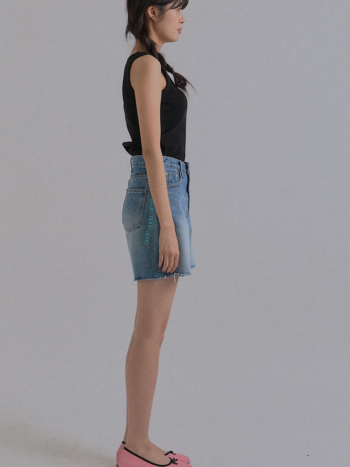 쏘리, 투 머치 러브(SORRY, TOO MUCH LOVE) Mid-length Cutoff Denim Shorts_Blue