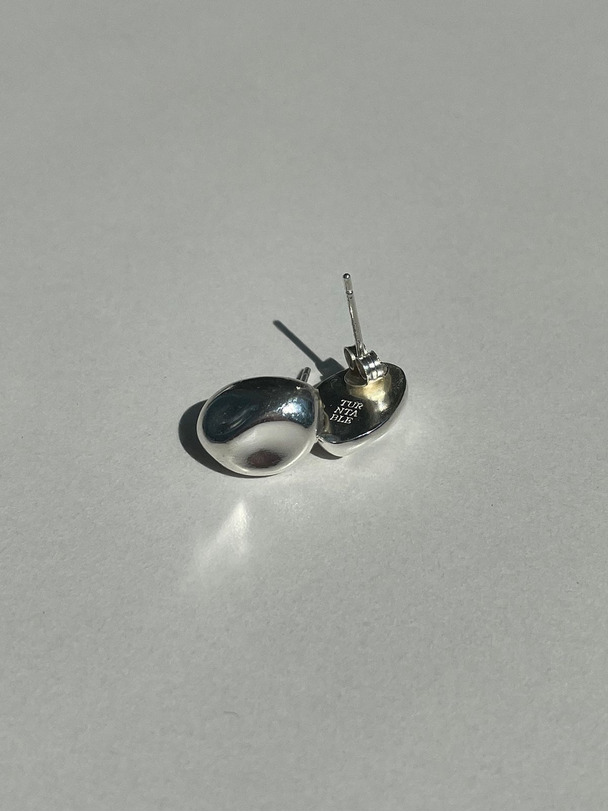턴테이블(TURNTABLE) 에그 스톤 이어링